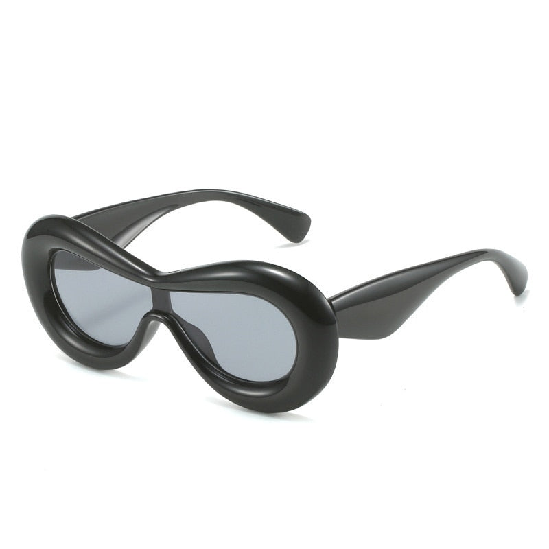 black round sunglasses